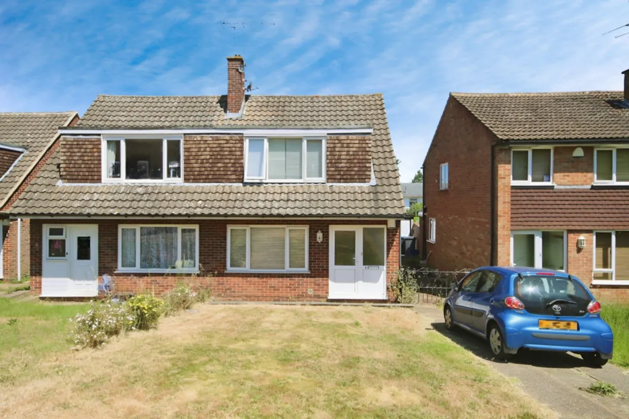 3 bed house to rent — Westgate Close, Canterbury