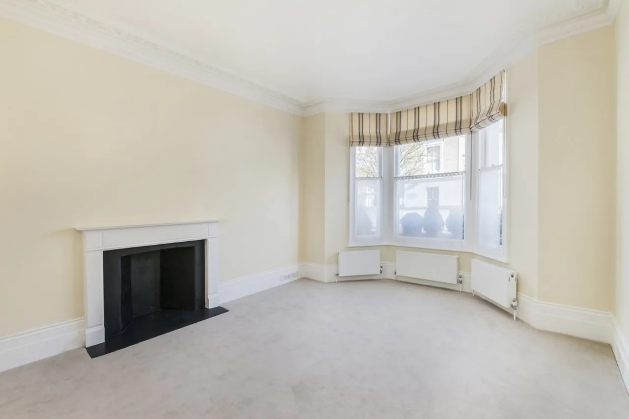 2 bed flat to rent — Langton Street, Chelsea