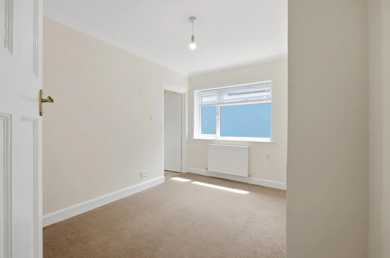 Astor Crescent, Ludgershall, photo 6