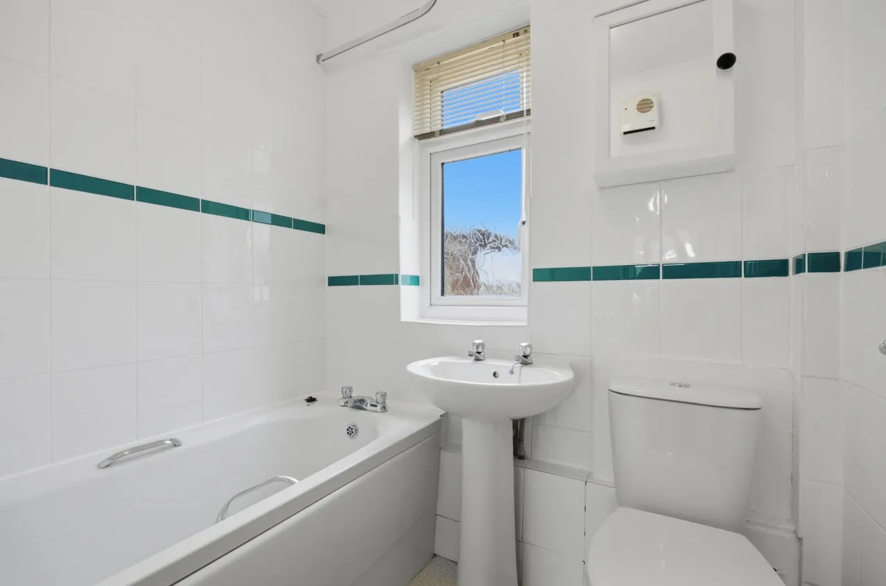 Astor Crescent, Ludgershall, photo 12
