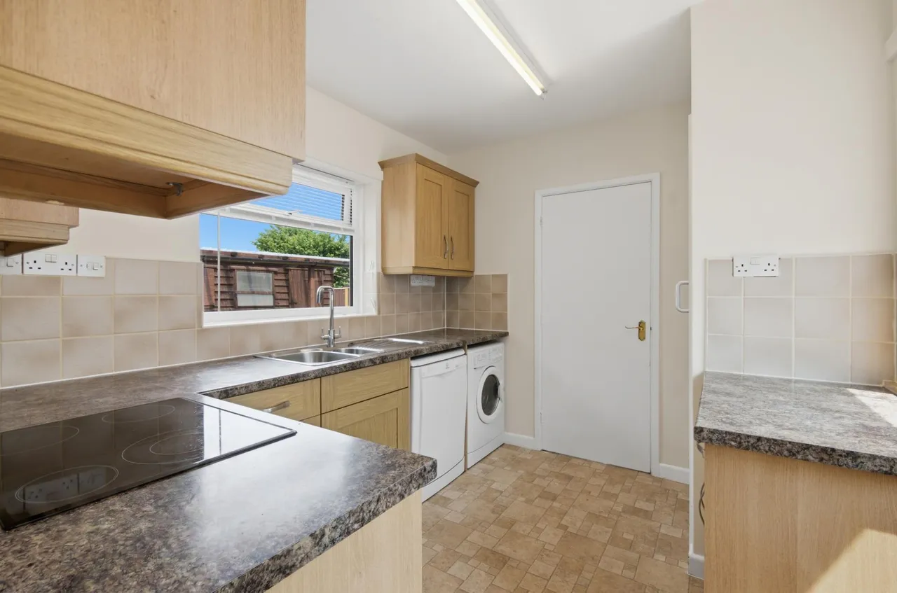 Astor Crescent, Ludgershall, photo 8