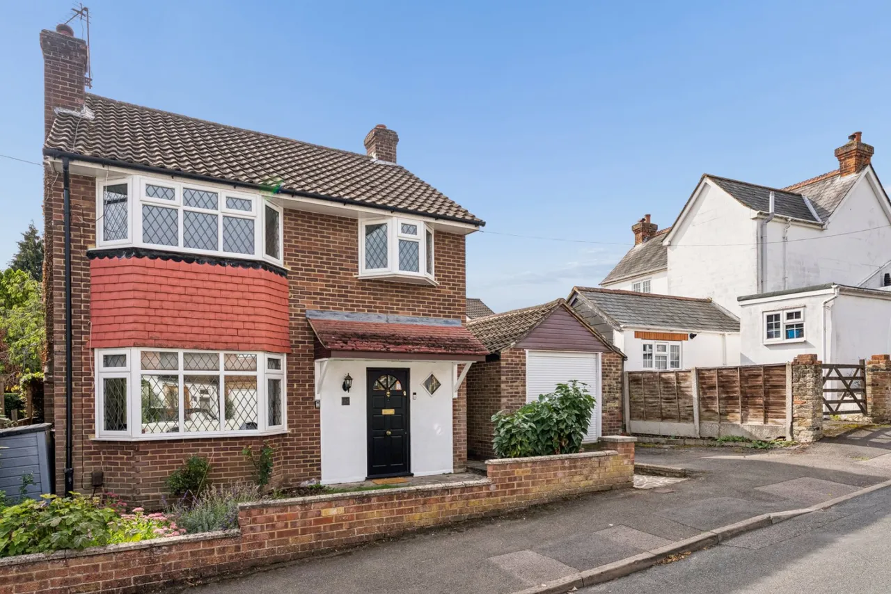 3 bed laurel road, chalfont st. peter, buckinghamshire,sl9 for sale, Laurel Road, Chalfont St. Peter, SL9