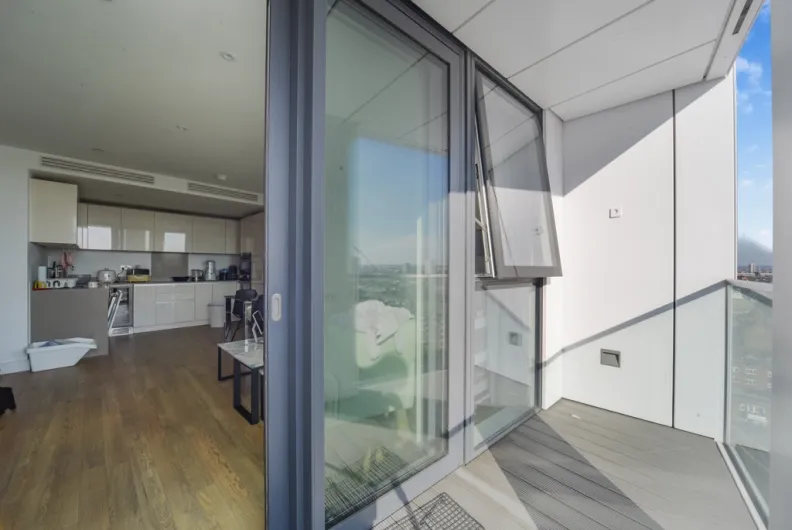 Wandsworth Road, Nine Elms, SW8, photo 12