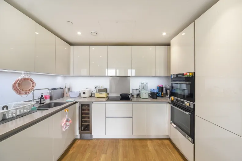 Wandsworth Road, Nine Elms, SW8, photo 4