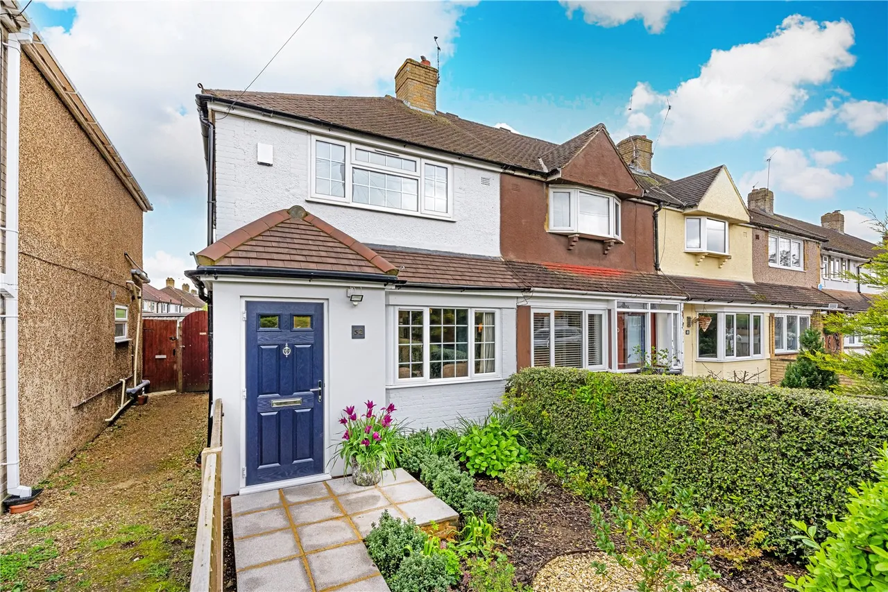 3 bed house for sale — Hampton Lane, Hanworth, TW13 6PD
