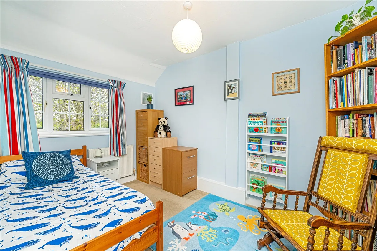 Hampton Lane, Hanworth, TW13 6PD, photo 7