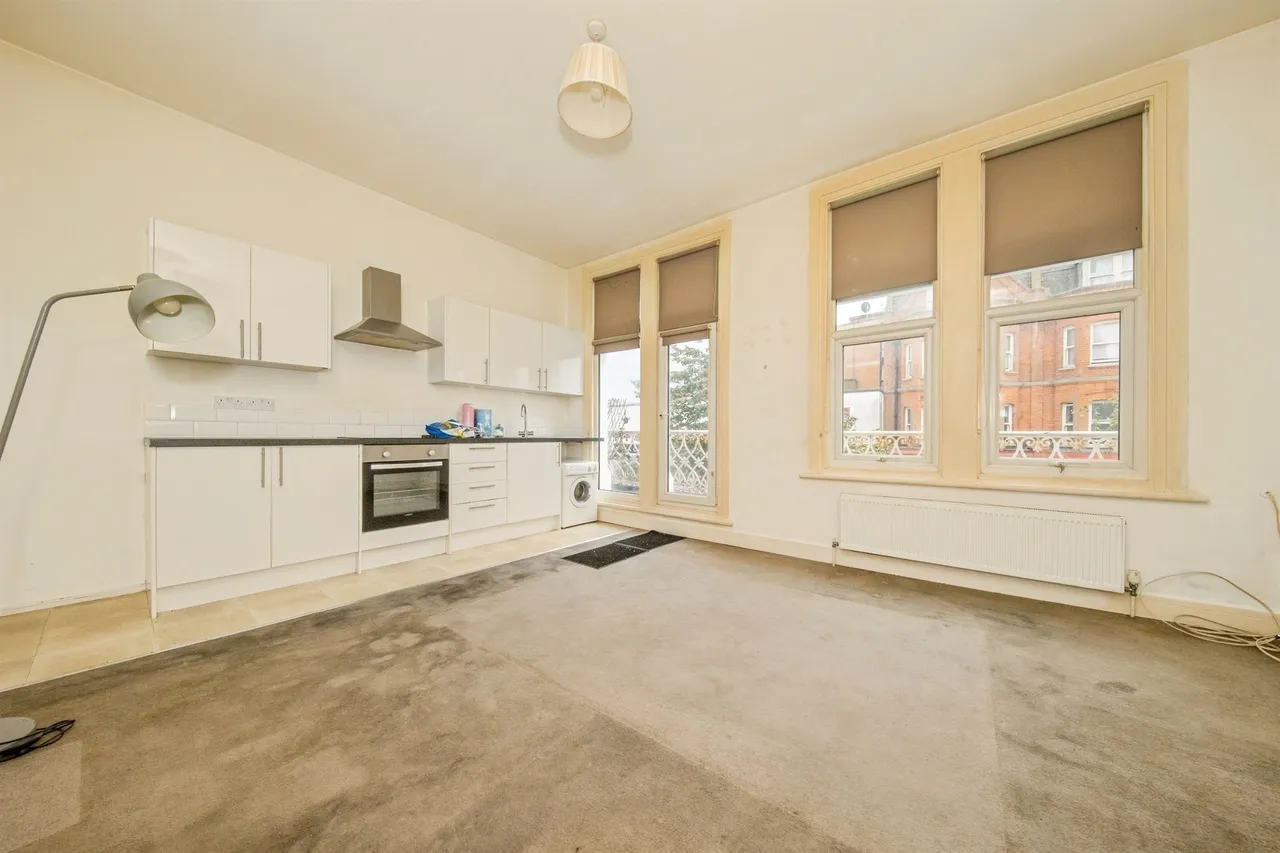 West Avenue, Clacton-On-Sea, CO15, photo 5