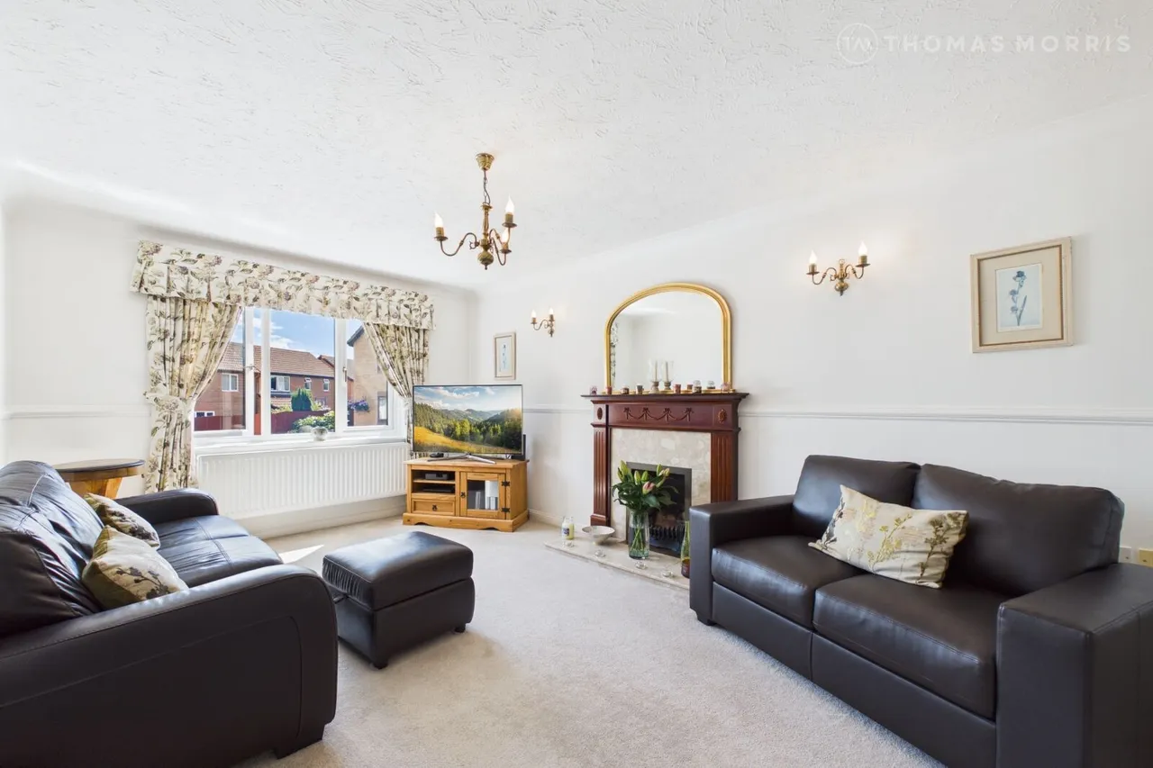 Sparrowhawk Way, Hartford, PE29, photo 3