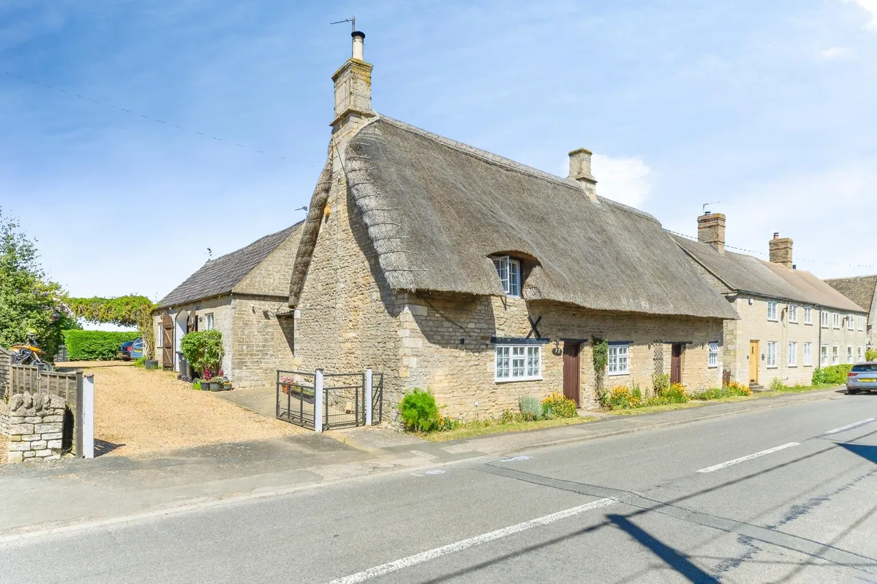 3 bed house for sale, Main Street, Peterborough, PE8
