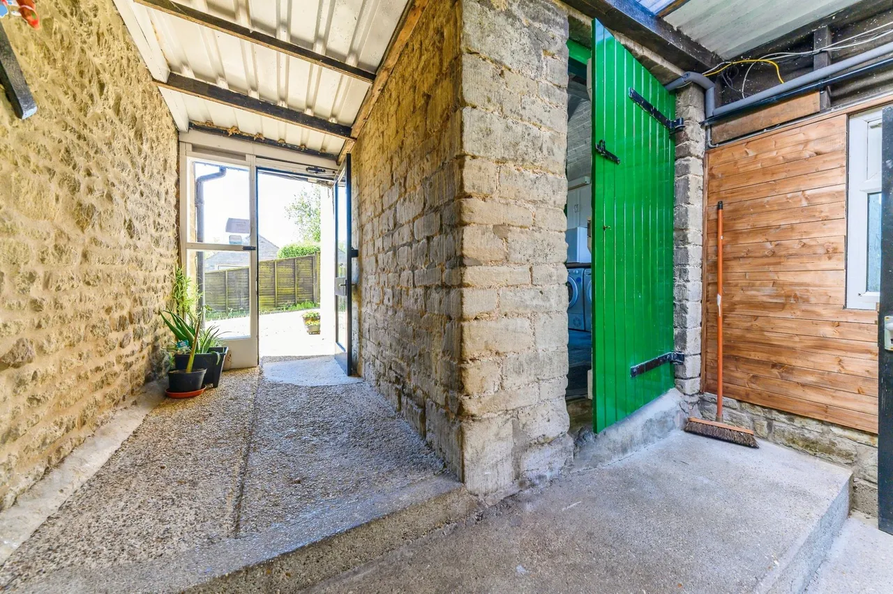 Main Street, Peterborough, PE8, photo 19