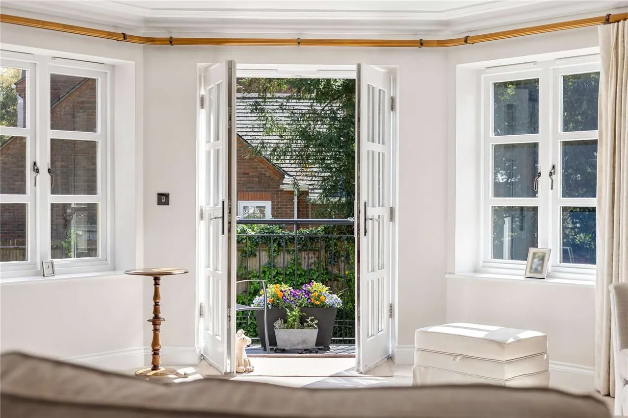 Cross Road, Sunningdale, Berkshire, SL5 9RX, photo 2