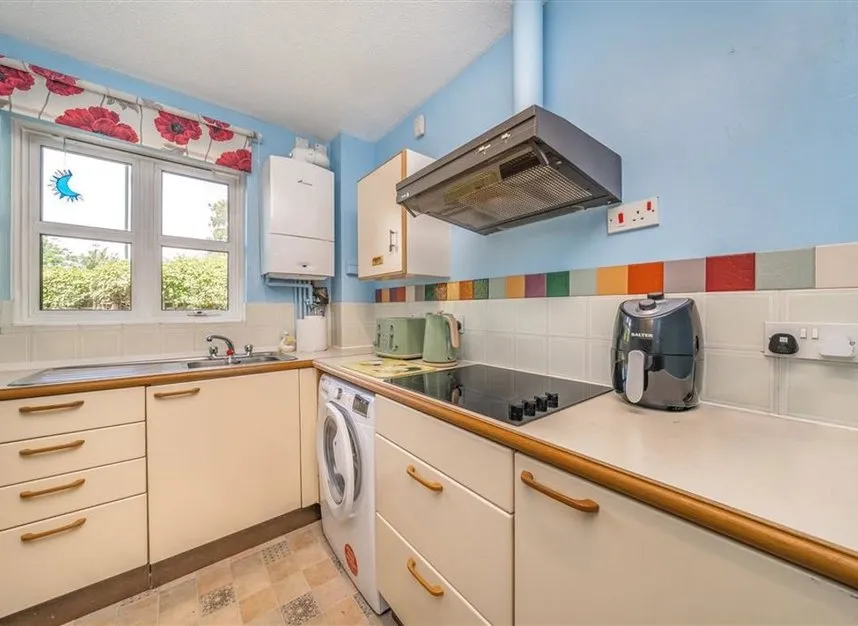 Walpole Road, Teddington, TW11, photo 3