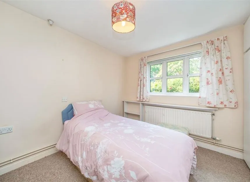 Walpole Road, Teddington, TW11, photo 4