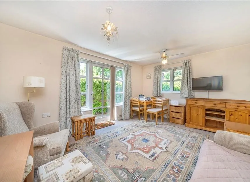 Walpole Road, Teddington, TW11, photo 2
