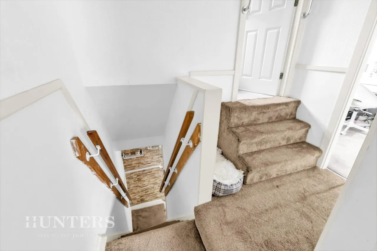 Hollins Road, Oldham, OL8, photo 8