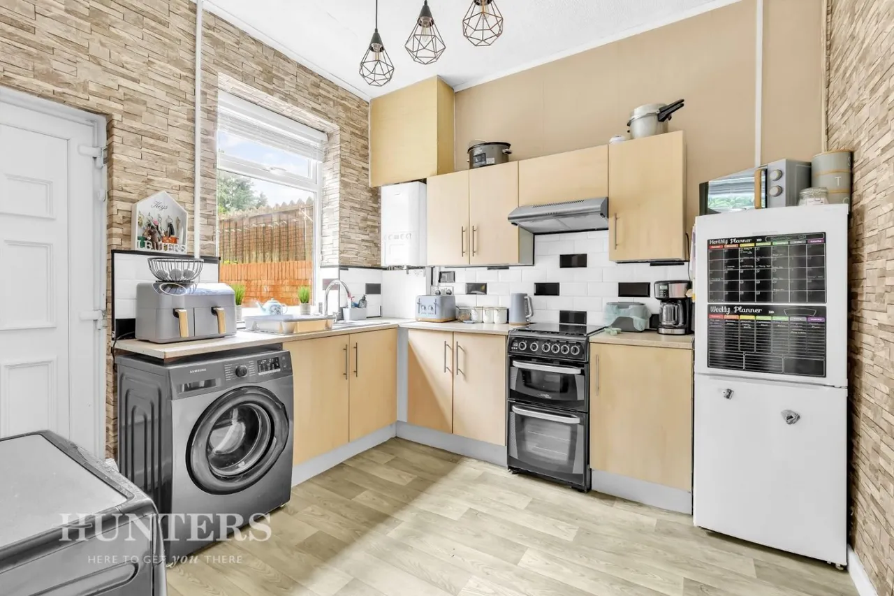 Hollins Road, Oldham, OL8, photo 5