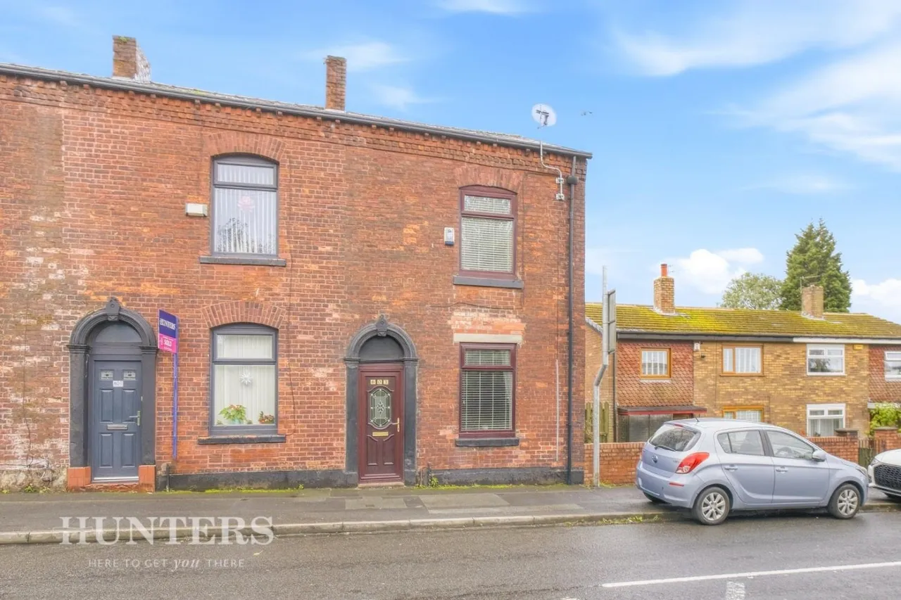 2 bed house for sale, Hollins Road, Oldham, OL8