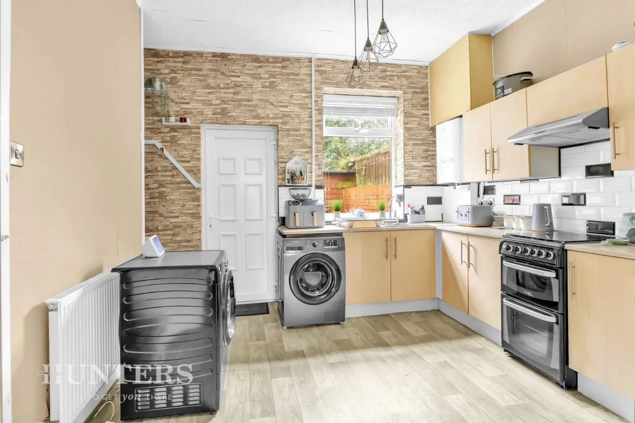 Hollins Road, Oldham, OL8, photo 6