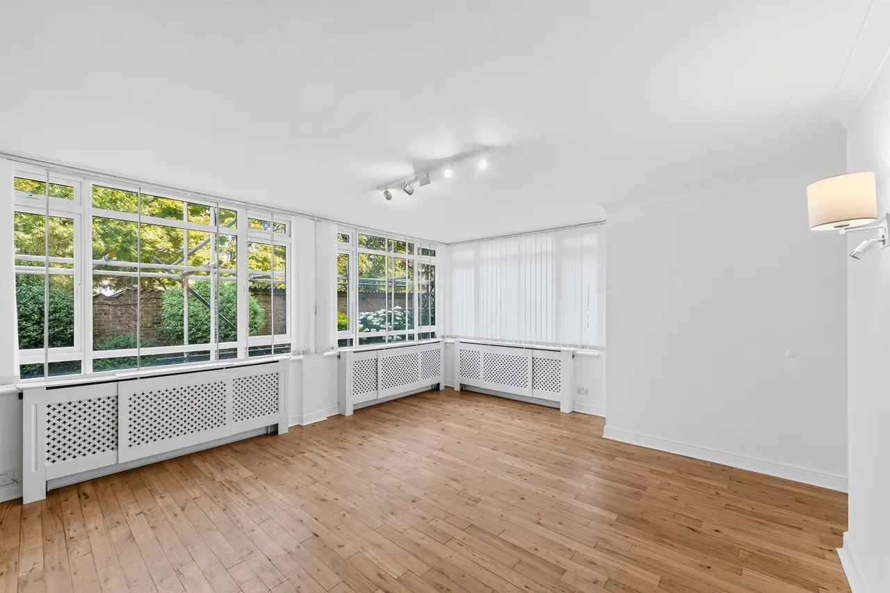 2 bed flat for sale — Princes Way, London