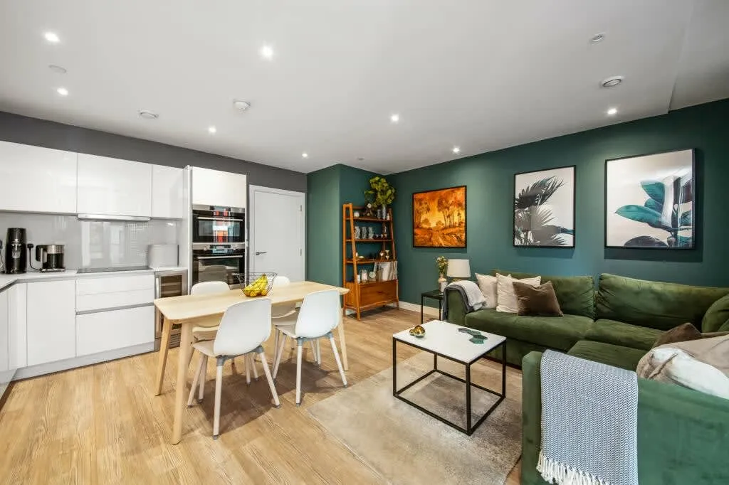 2 bed flat for sale, Telegraph Avenue, London, SE10