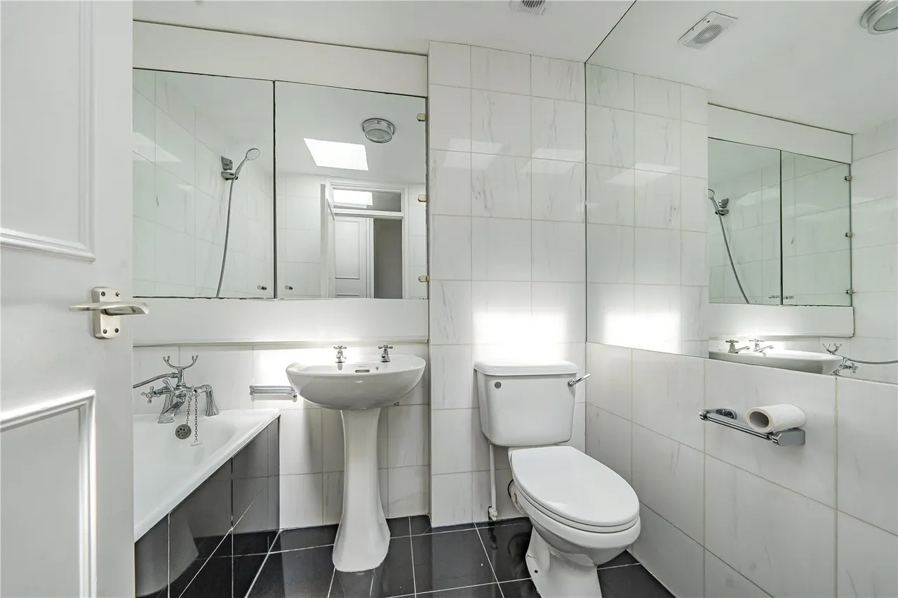 Paxton Close, Kew, TW9, photo 6