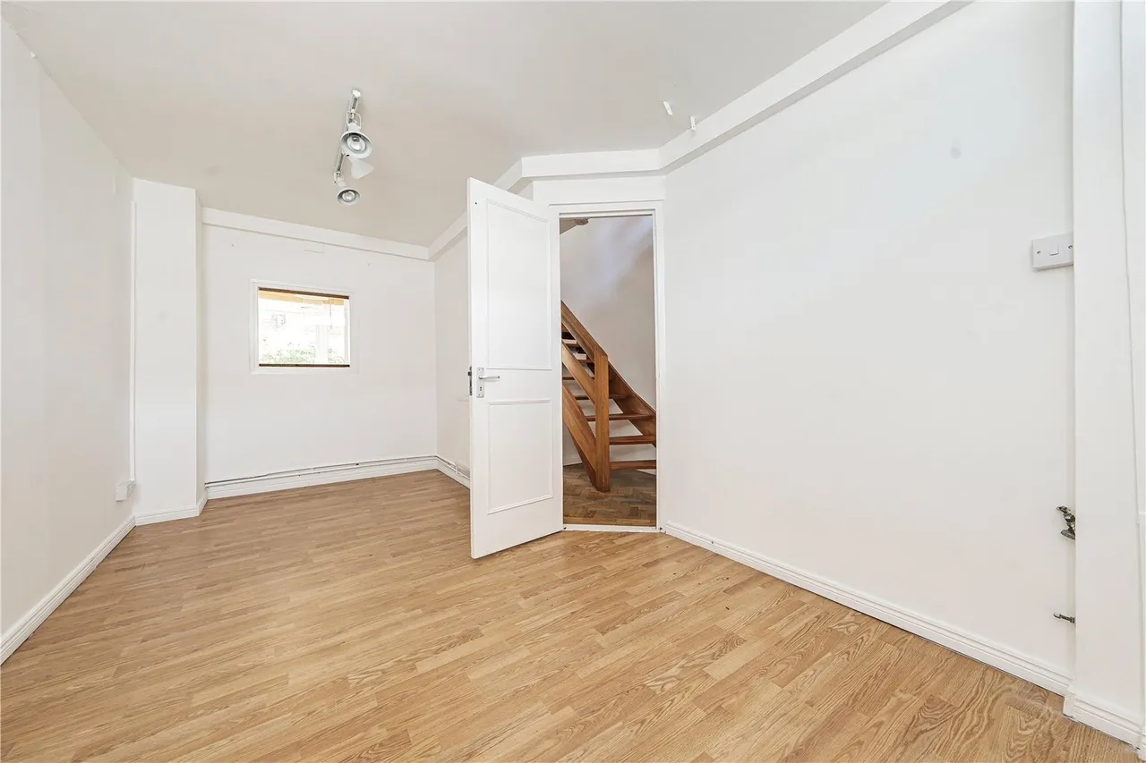 Paxton Close, Kew, TW9, photo 15