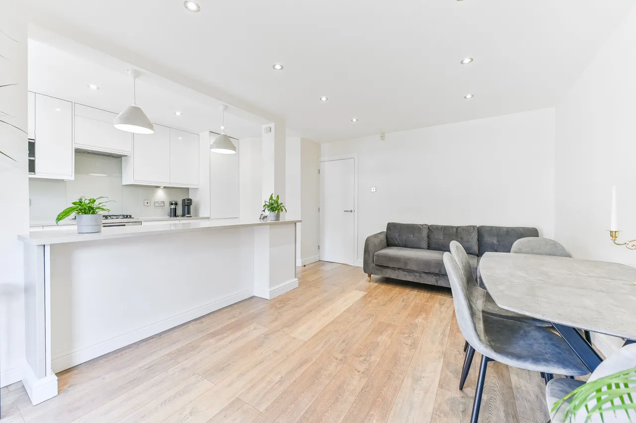 12 Dinsdale Gardens, London, photo 7