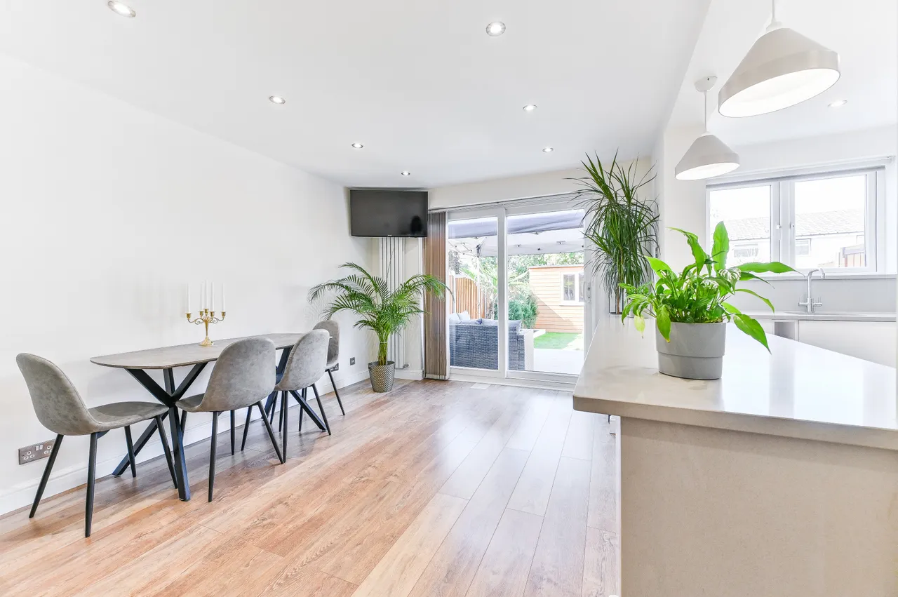 12 Dinsdale Gardens, London, photo 8