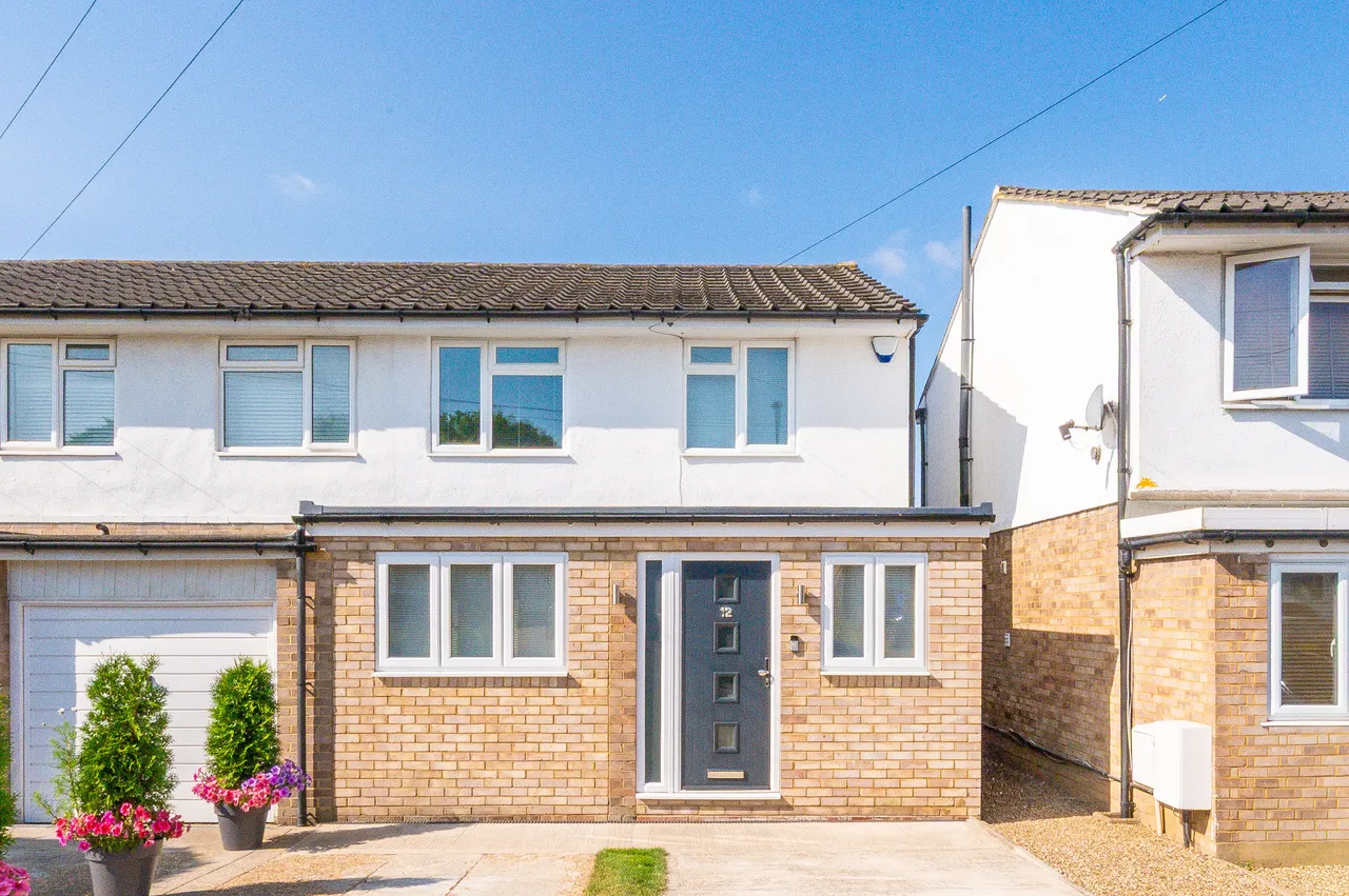 4 bed house for sale — 12 Dinsdale Gardens, London