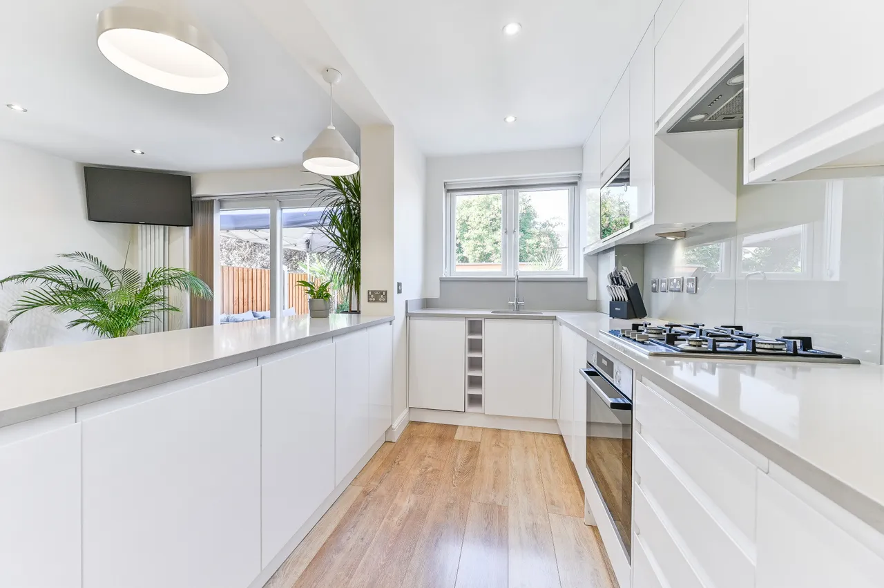 12 Dinsdale Gardens, London, photo 10