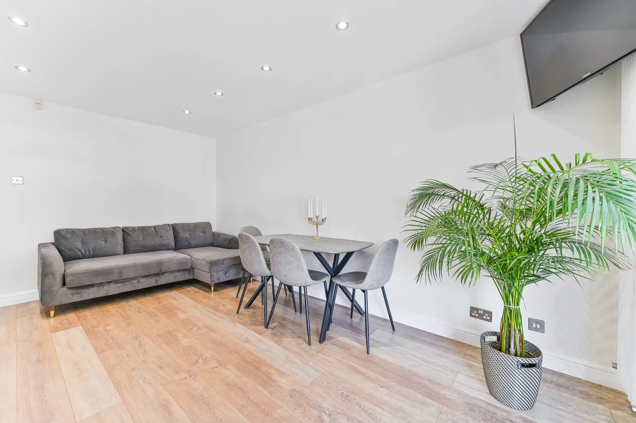 12 Dinsdale Gardens, London, photo 9