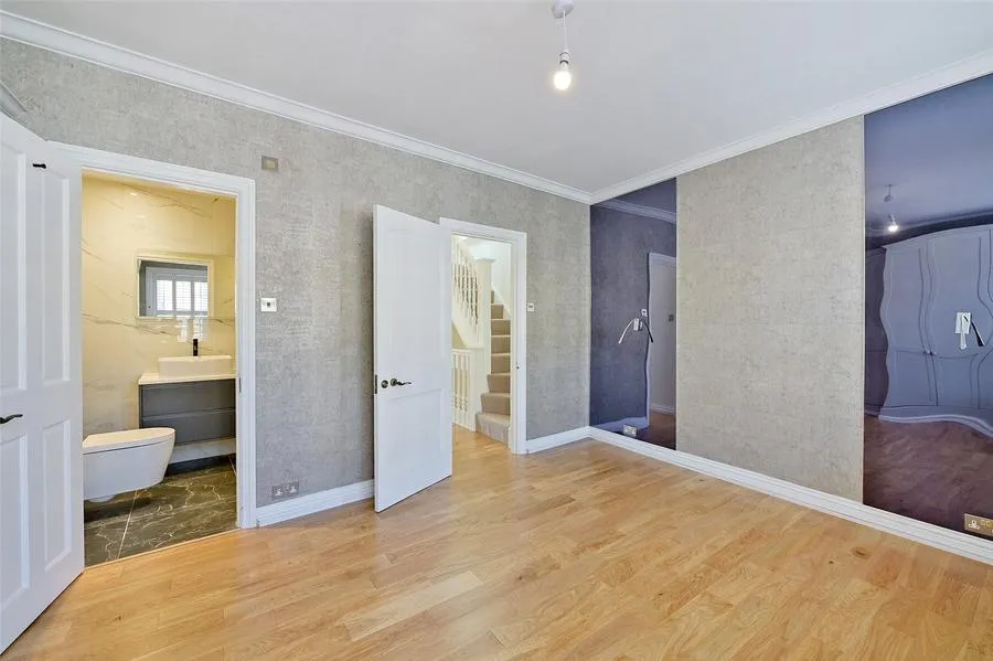 Park Street, Windsor, SL4, photo 13