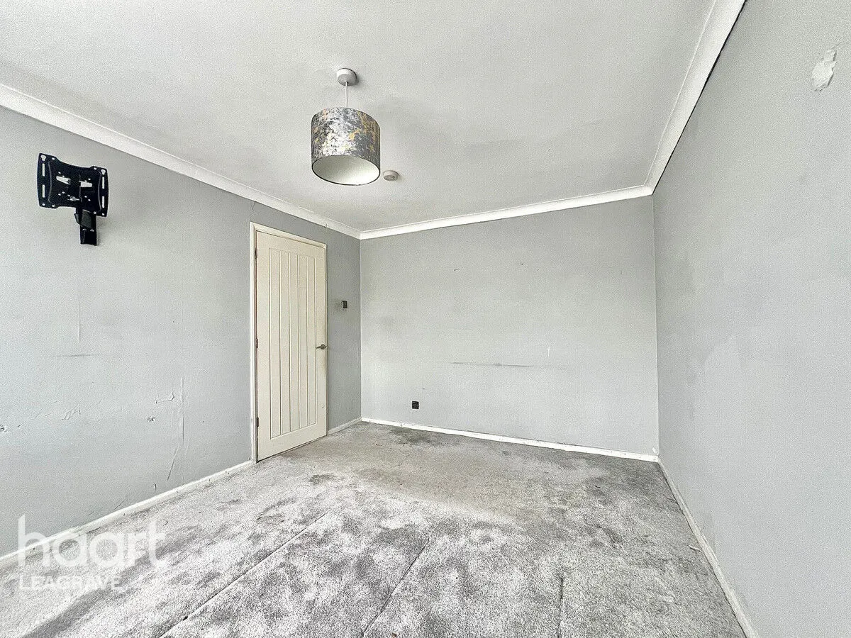 Leagrave High Street, Luton, LU4, photo 17