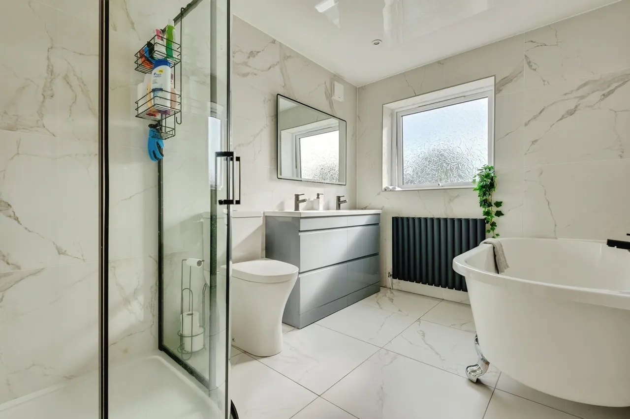 Cheyne Gardens, Liverpool, L19, photo 11