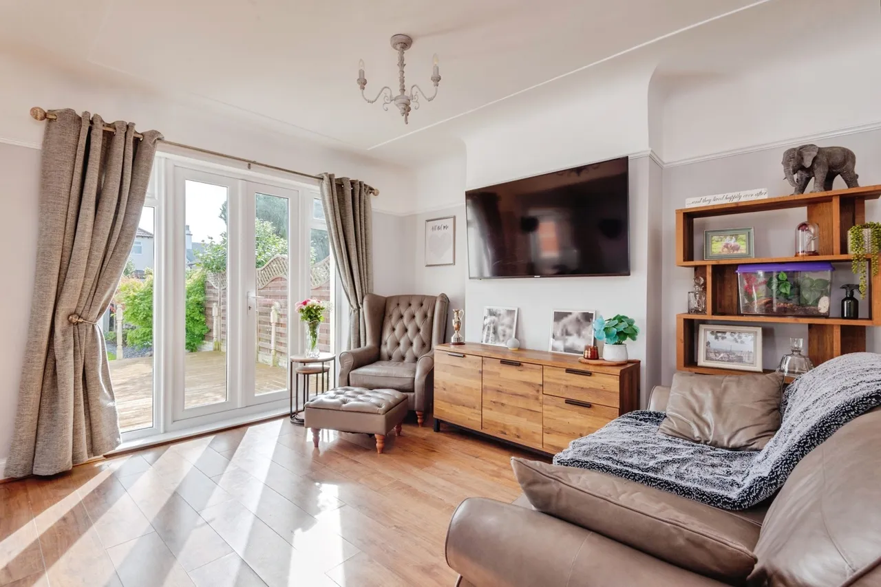 Cheyne Gardens, Liverpool, L19, photo 5