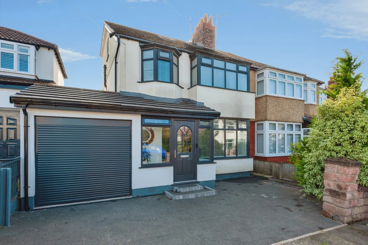 4 bed property for sale, Cheyne Gardens, Liverpool, L19