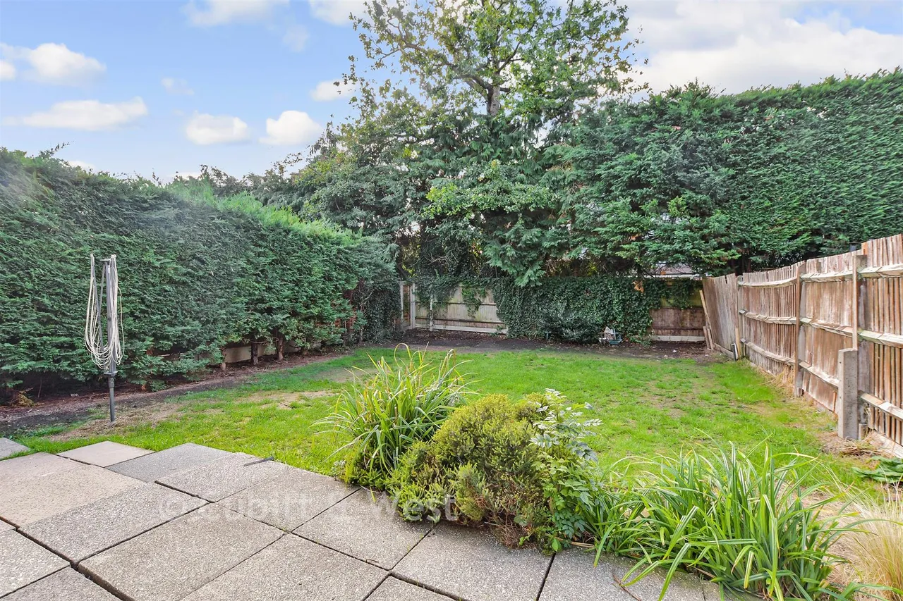The Forge, Southwater, RH13, photo 2