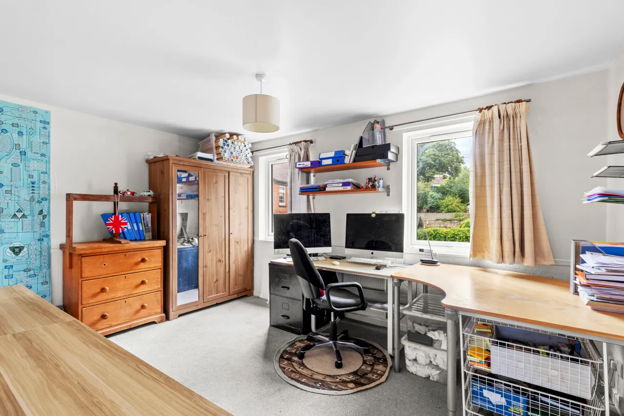 South Street, Wendover, HP22, photo 8