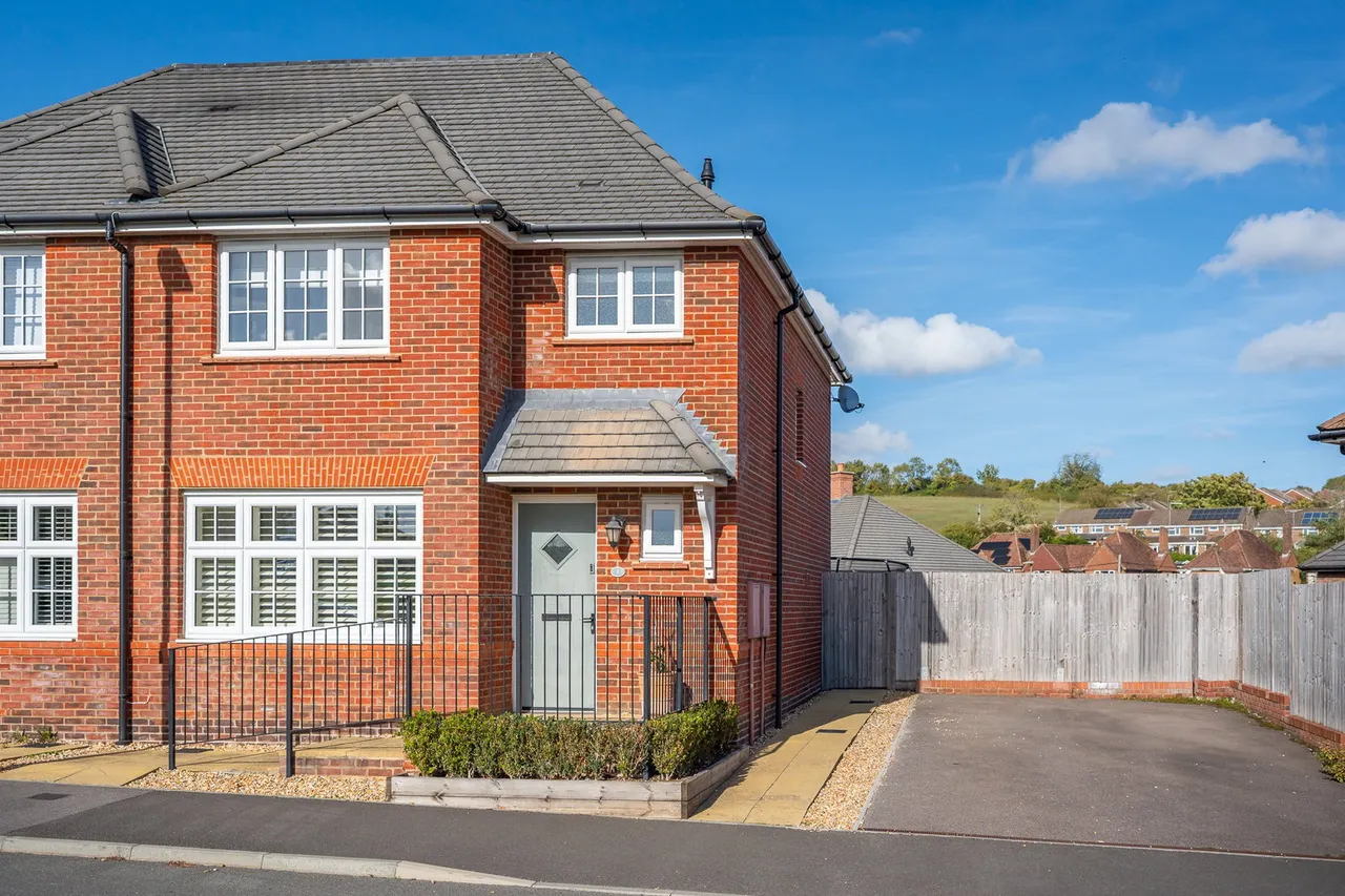 3 bed house for sale, Northdown Way, Alton, GU34