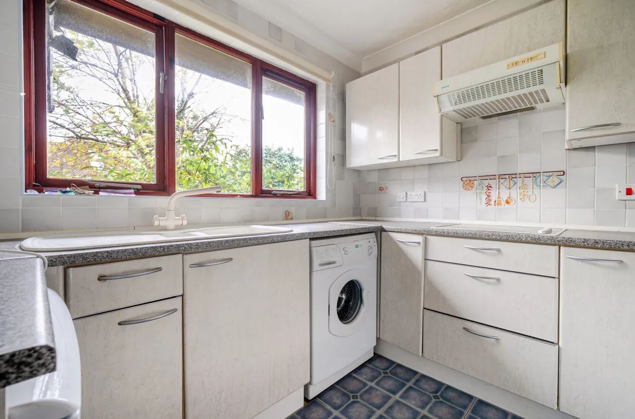 Chayle Gardens, Selsey, PO20, photo 5