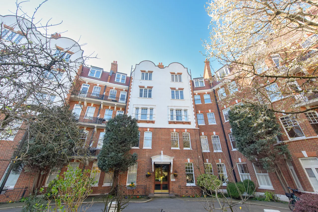 London, NW6, photo 10