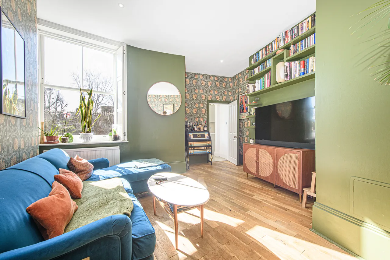2 bed flat for sale, London, NW6