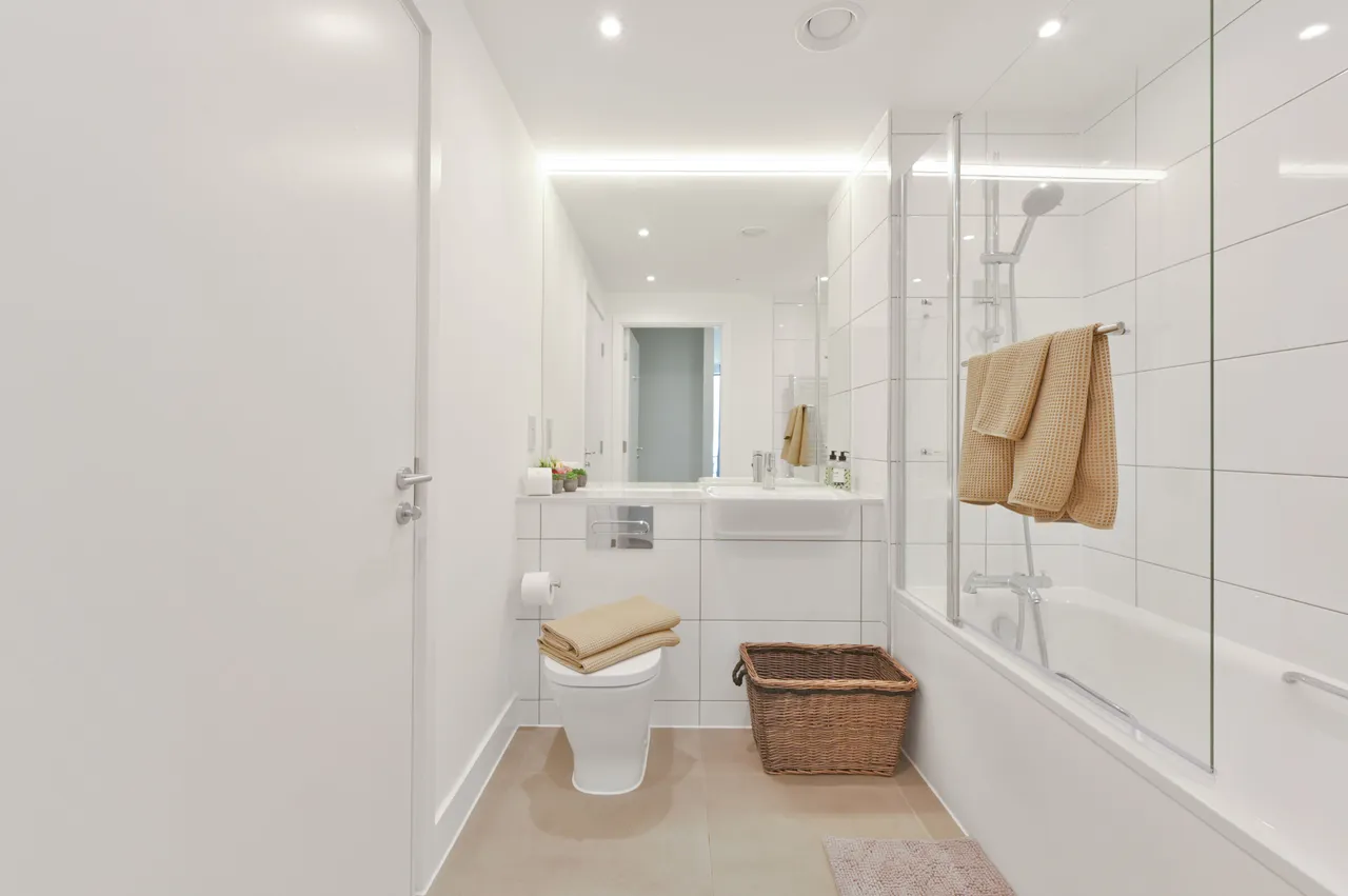 Flat 404, Marsden House, Brentford, photo 5