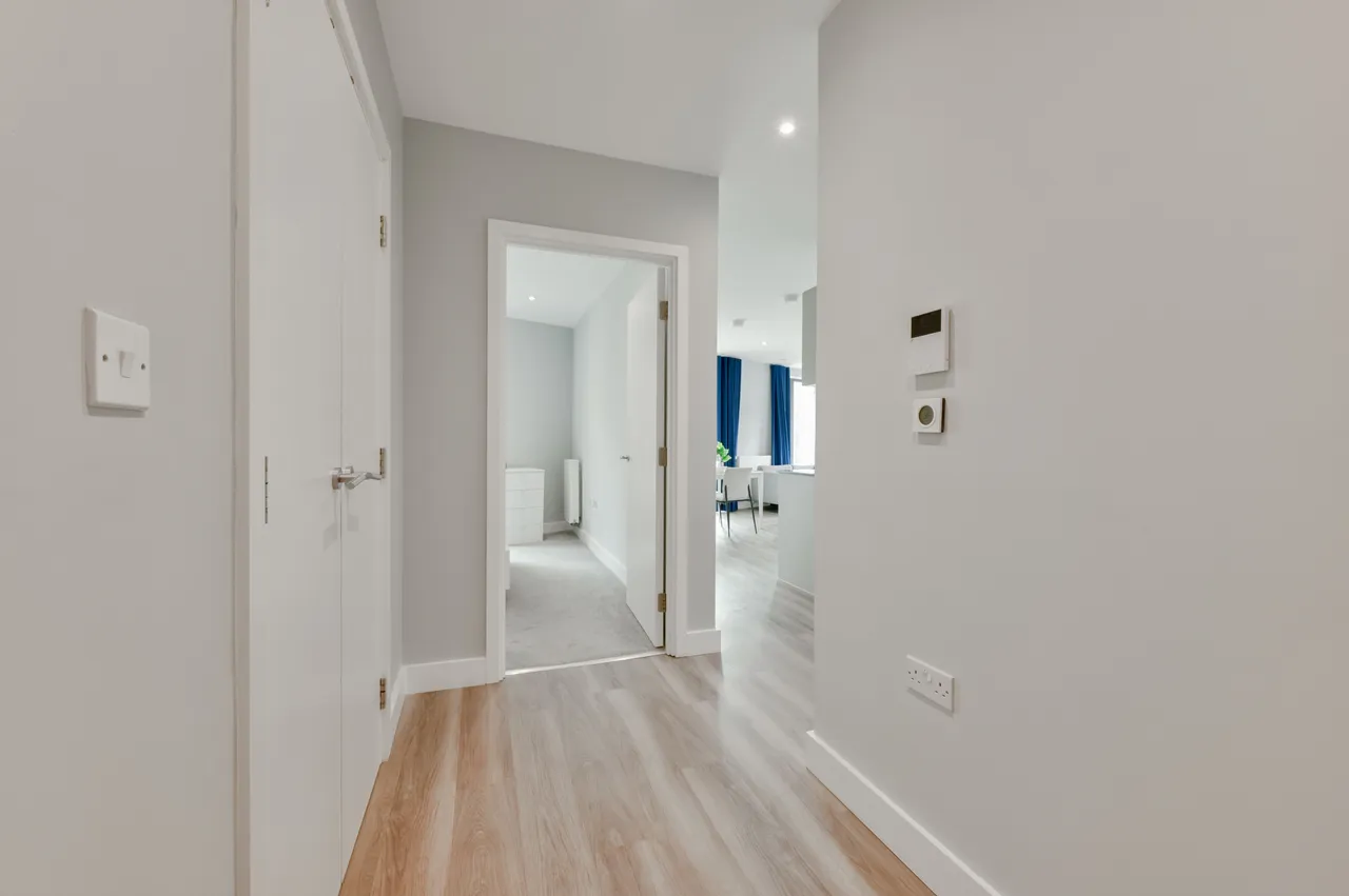 Flat 404, Marsden House, Brentford, photo 12