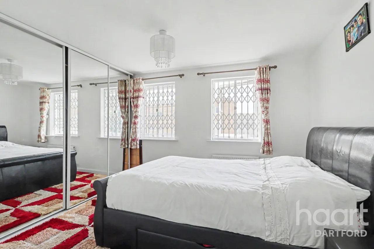 Burroughs Drive, Dartford, DA1, photo 8