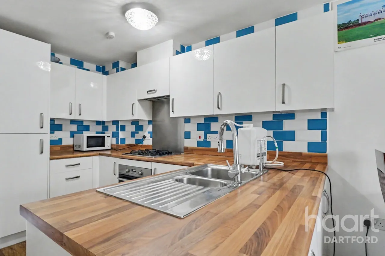 4 bed house for sale, Burroughs Drive, Dartford, DA1