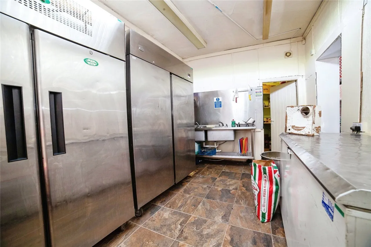 Newgate Lane, Mansfield, NG18, photo 8