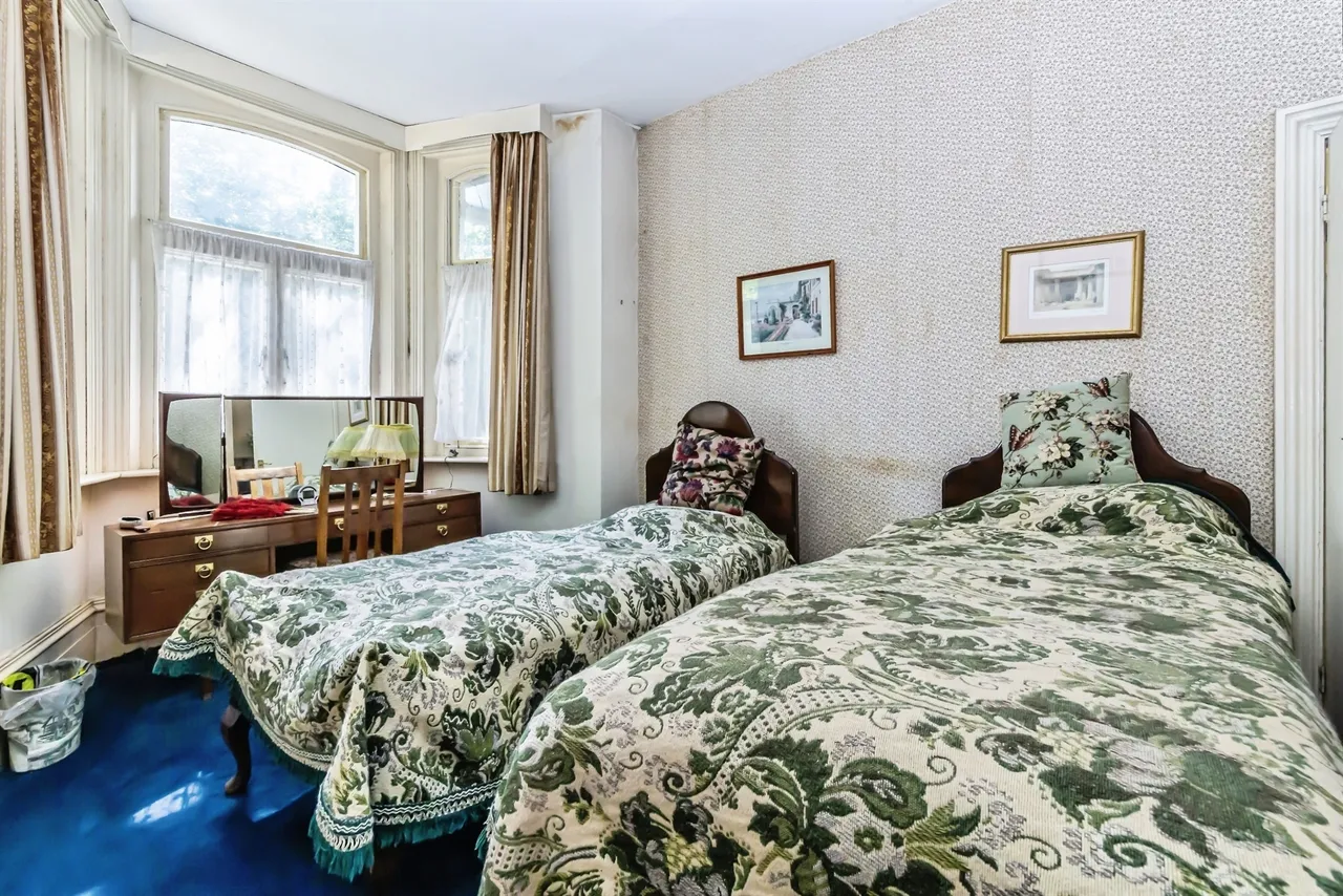 Hoads Wood Road, Hastings, photo 6