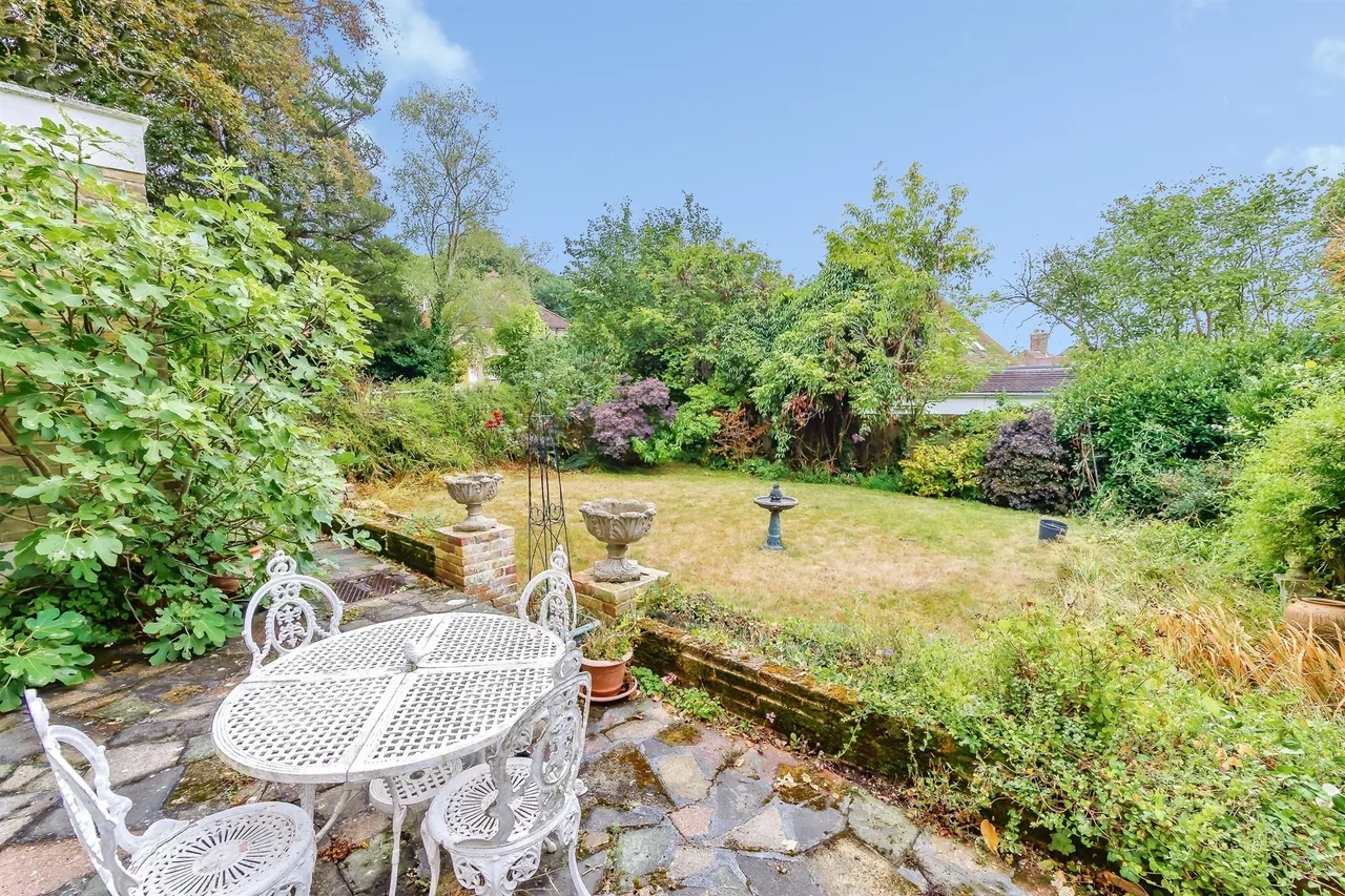 Hoads Wood Road, Hastings, photo 5