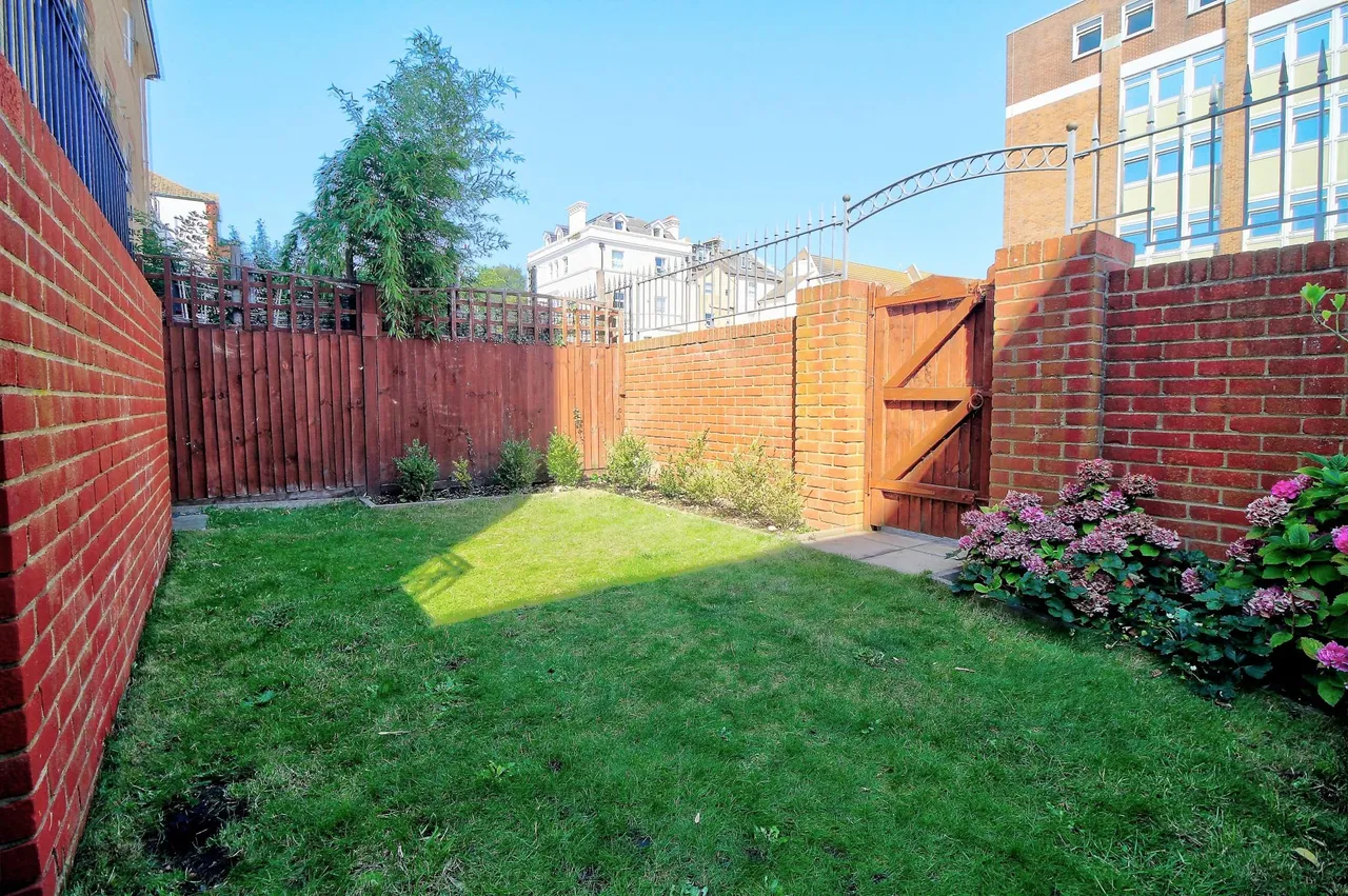 Avenue Lane, Eastbourne, BN21, photo 12